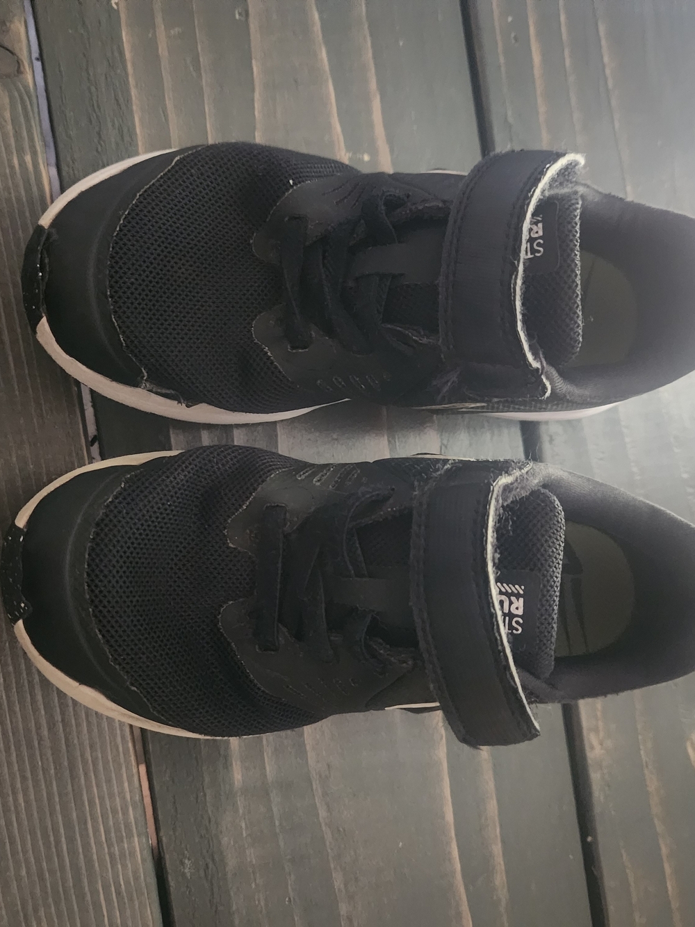 Nike Kids Black Low-Top Sneakers with White Soles